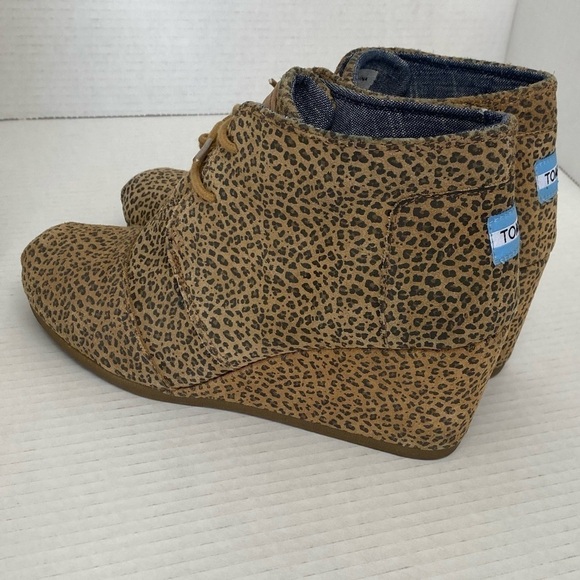 Toms Womens Size 9 Suede Desert Wedge Heeled Bootie Cheetah Print - Picture 4 of 10